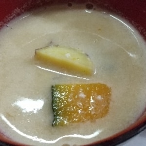 豆乳でまろやか☆かぼちゃとさつまいもの豆乳味噌汁